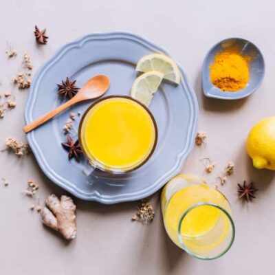 ہلدی ملا دودھ