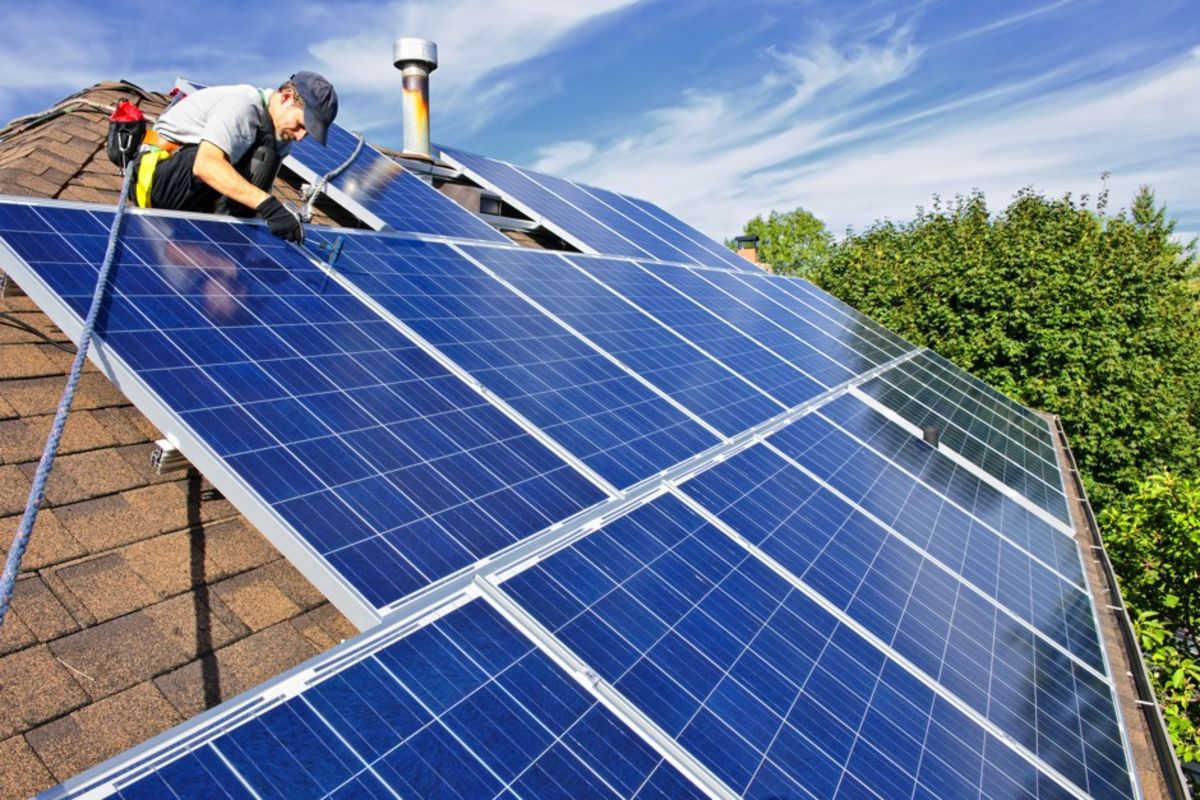 Here’s How You can Build Solar Panels at Home
