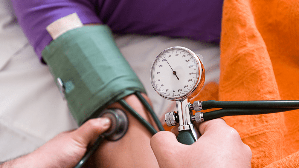 5 Symptoms Of High Blood Pressure (Hypertension)