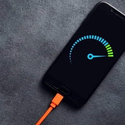 fast charging mobile فاسٹ چارجنگ کیا بیٹری کو نقصان پہنچاتی ہے؟